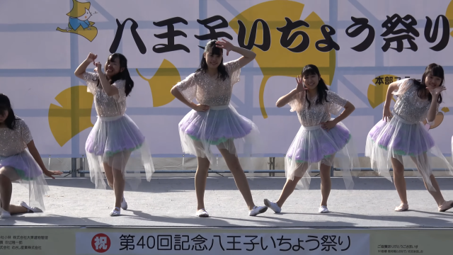 チューブトップがずり下がり衣装から透け乳首 | ハプニング系エロ収集